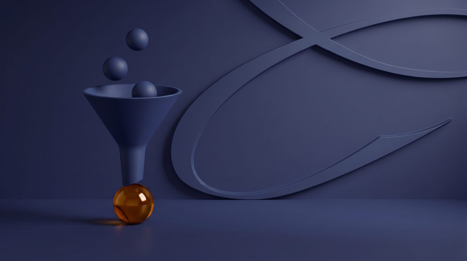 Skulpturaler Trichter in Navy mit polierter Amber Kugel vor dezenter Monogrammwand